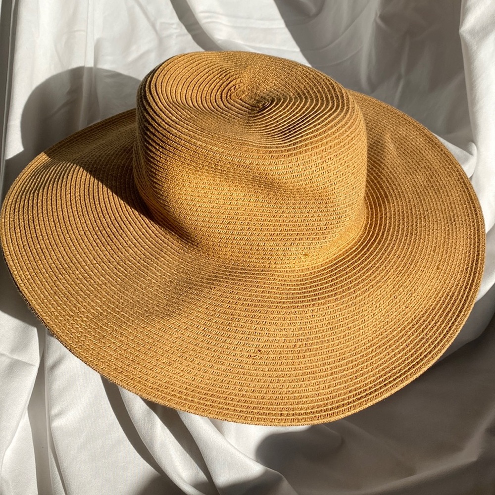 Wide brimmed Strawhat
